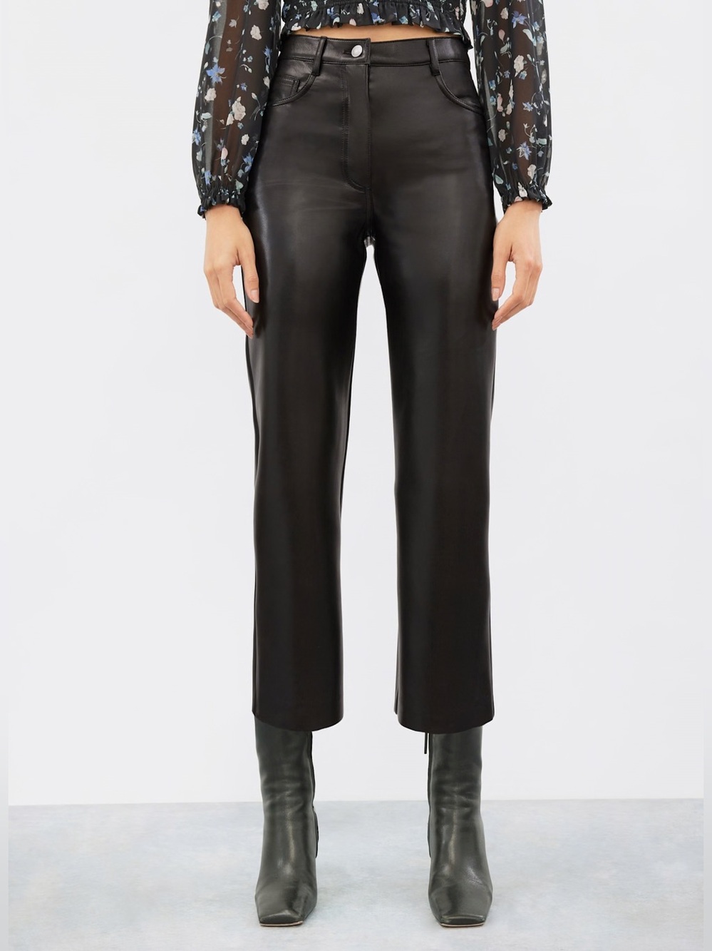 NWT Aritzia Wilfred Melina Cropped Pant Black Vegan Leather Pants Size 0